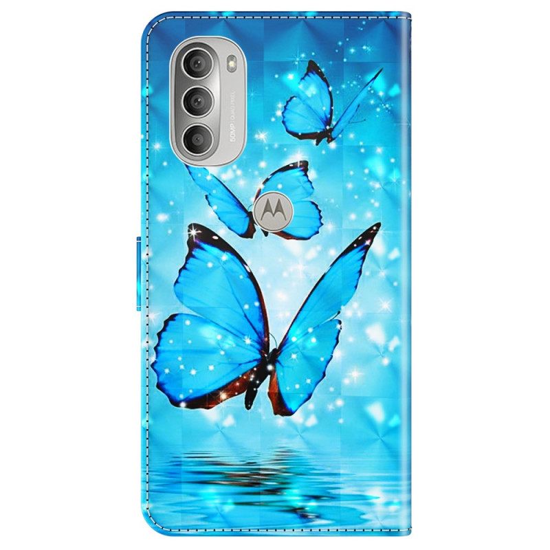 Kotelot Moto G51 5G Flying Blue Butterflies